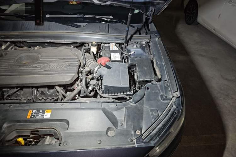 Used Ford Taurus 2019 EcoBoost 245 Premium Edition Engine Bay Left