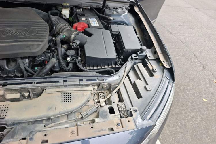 Used Ford Taurus 2019 EcoBoost 245 Premium Edition Engine Bay Left