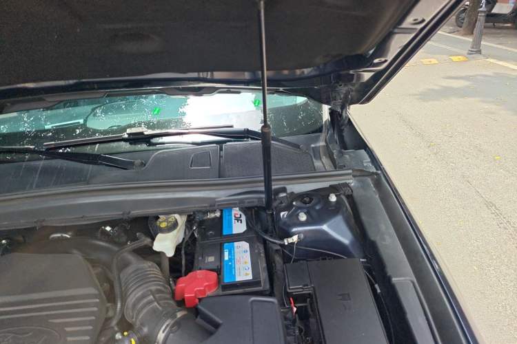 Used Ford Taurus 2019 EcoBoost 245 Premium Edition Engine Bay Left
