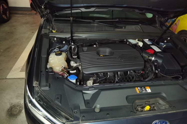 Used Ford Taurus 2019 EcoBoost 245 Premium Edition Engine Bay Right
