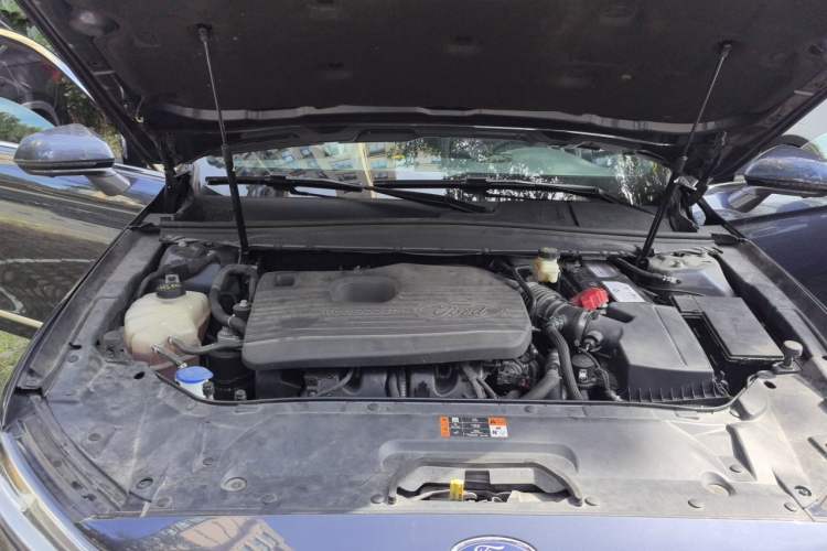 Used Ford Taurus 2019 EcoBoost 245 Vignale Deluxe Edition Engine Bay Right