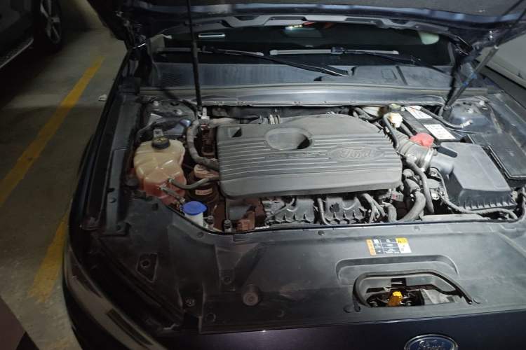 Used Ford Taurus 2019 EcoBoost 245 Premium Edition Engine Bay Right