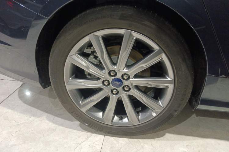 Used Ford Taurus 2019 EcoBoost 245 Premium Edition Exterior 8