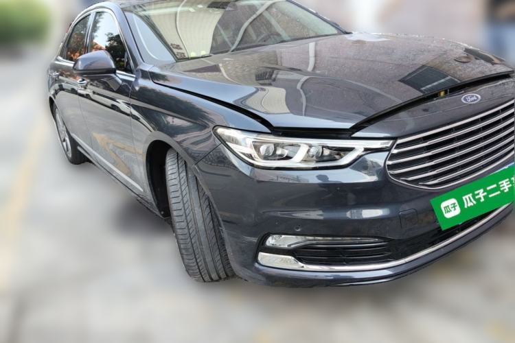Used Ford Taurus 2019 EcoBoost 245 Premium Edition Front Right 45 Deg