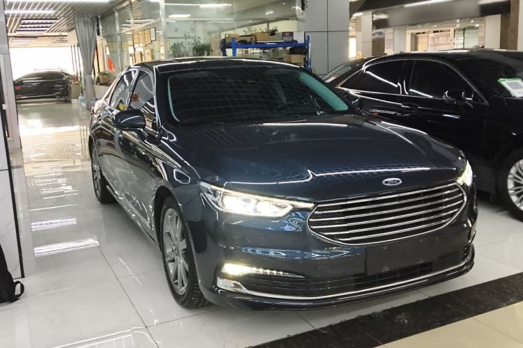 Used Ford Taurus 2019 EcoBoost 245 Premium Edition Front Right 45 Deg