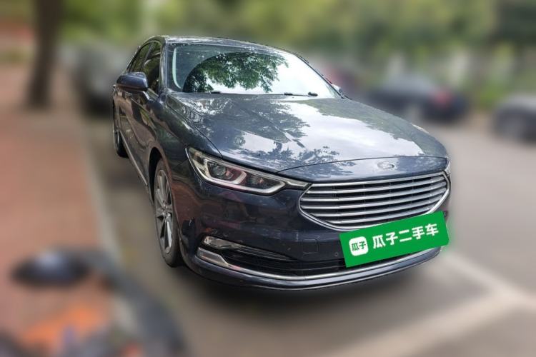 Used Ford Taurus 2019 EcoBoost 245 Premium Edition Front Right 45 Deg