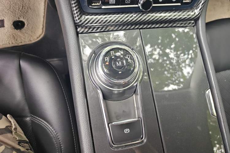 Used Ford Taurus 2019 EcoBoost 245 Premium Edition Gear Lever