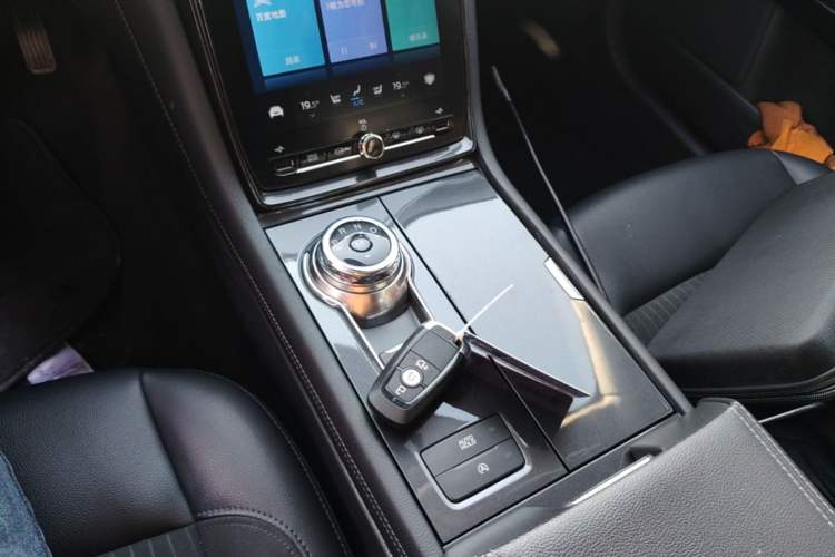 Used Ford Taurus 2019 EcoBoost 245 Comfort Edition Gear Lever