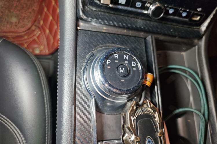 Used Ford Taurus 2019 EcoBoost 245 Premium Edition Gear Lever