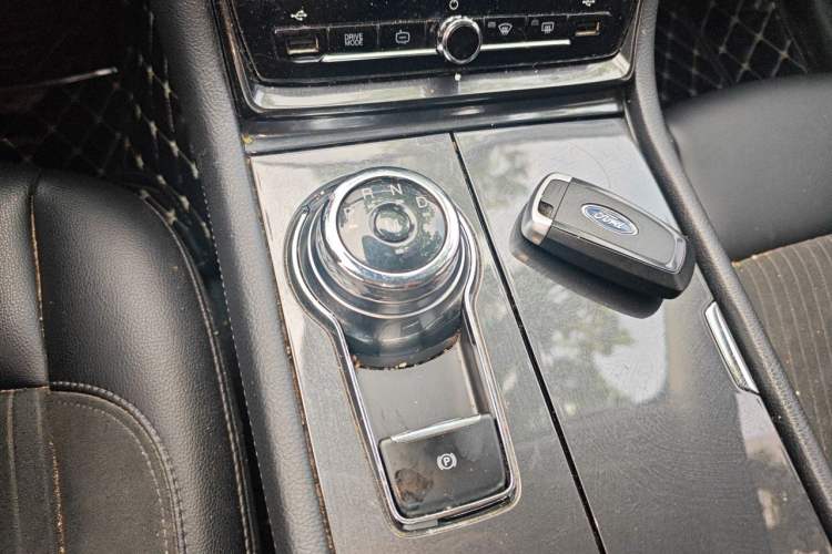 Used Ford Taurus 2019 EcoBoost 245 Comfort Edition Gear Lever
