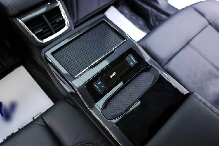 Used Ford Taurus 2019 EcoBoost 245 Premium Edition Interior 10