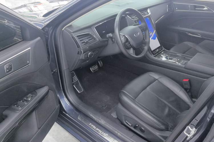 Used Ford Taurus 2019 EcoBoost 245 Premium Edition Interior 2