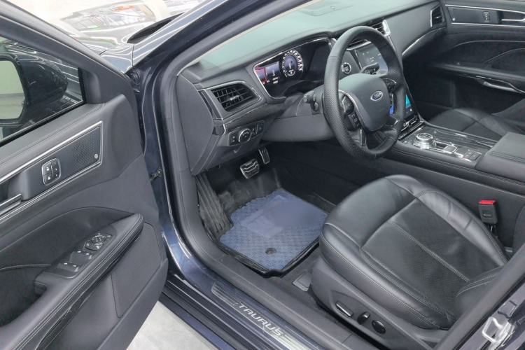 Used Ford Taurus 2019 EcoBoost 245 Premium Edition Interior 2