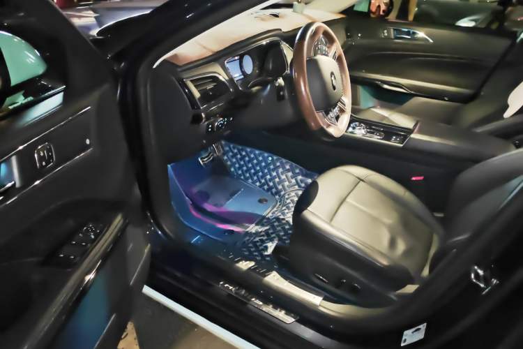 Used Ford Taurus 2019 EcoBoost 245 Premium Edition Interior 3