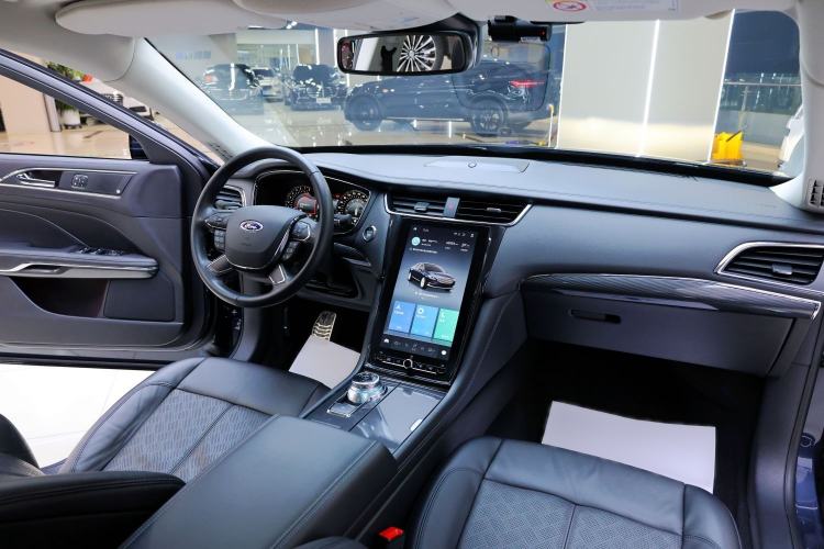 Used Ford Taurus 2019 EcoBoost 245 Premium Edition Interior 4