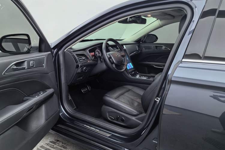 Used Ford Taurus 2019 EcoBoost 245 Premium Edition Interior 4