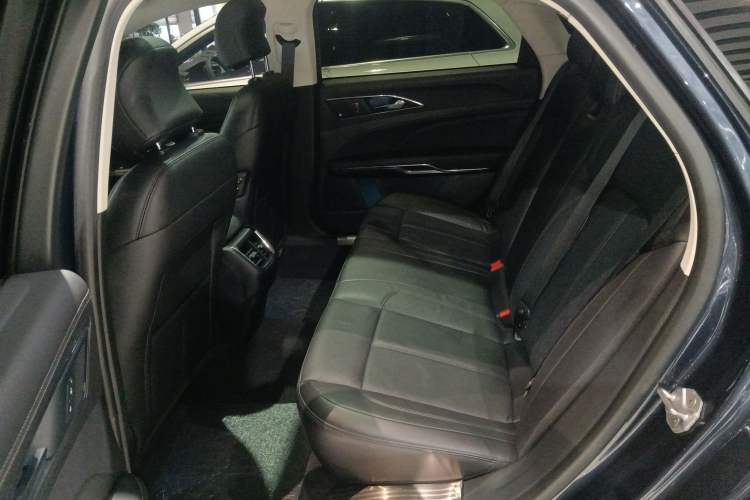 Used Ford Taurus 2019 EcoBoost 245 Premium Edition Interior 4