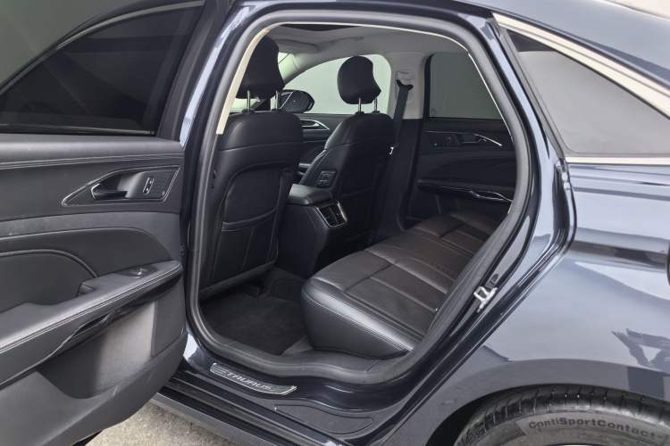 Used Ford Taurus 2019 EcoBoost 245 Premium Edition Interior 6