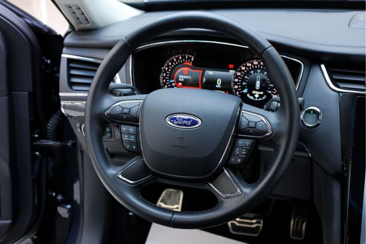 Used Ford Taurus 2019 EcoBoost 245 Premium Edition Interior 8