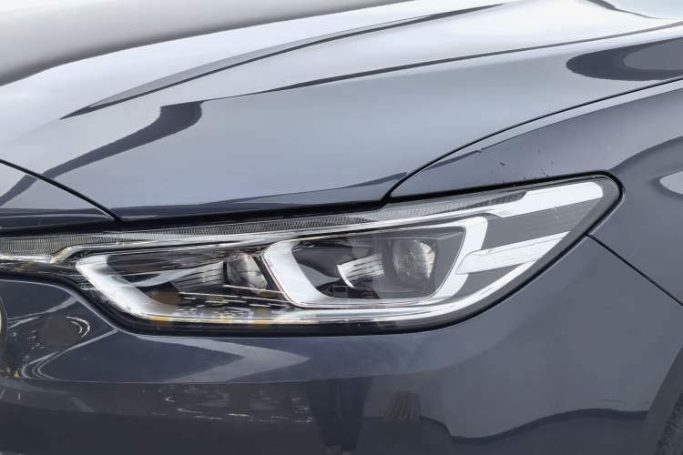 Used Ford Taurus 2019 EcoBoost 245 Premium Edition Left Front Headlight