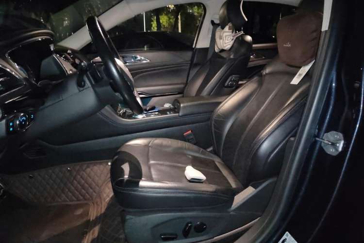 Used Ford Taurus 2019 EcoBoost 245 Premium Edition Left Front Seat