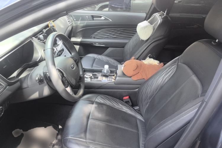 Used Ford Taurus 2019 EcoBoost 245 Vignale Deluxe Edition Left Front Seat