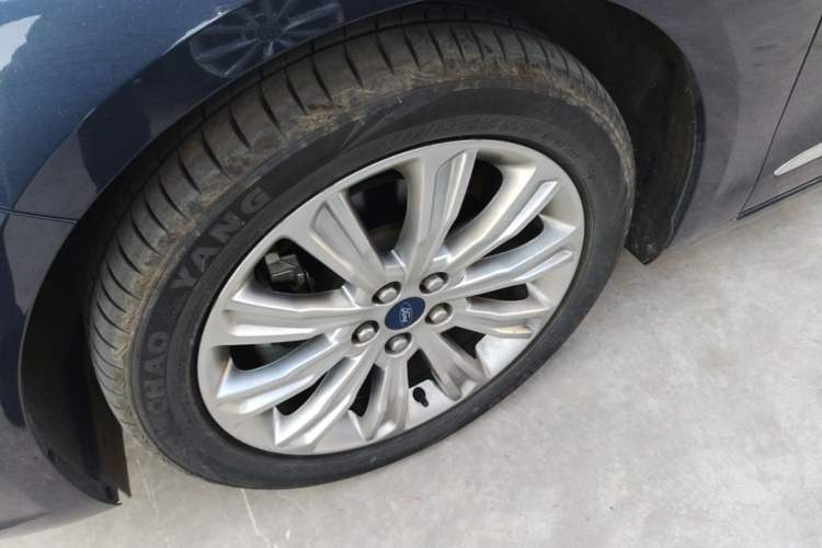 Used Ford Taurus 2019 EcoBoost 245 Comfort Edition Left Front Wheel Hub