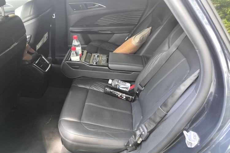 Used Ford Taurus 2019 EcoBoost 245 Vignale Deluxe Edition Left Rear Seat
