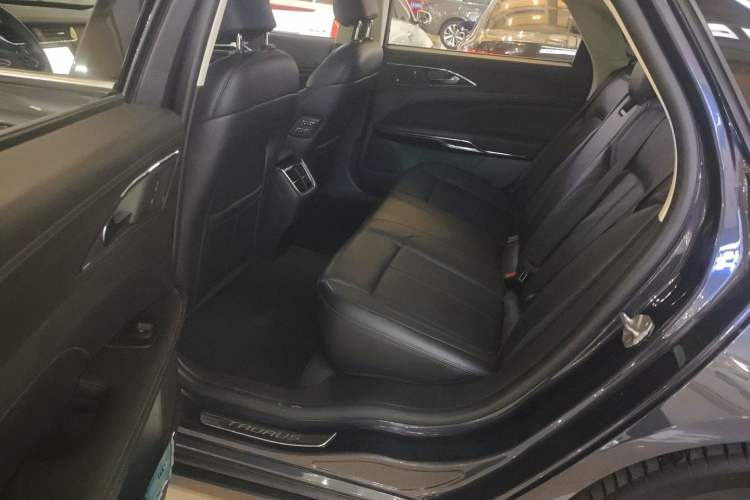 Used Ford Taurus 2019 EcoBoost 245 Premium Edition Left Rear Seat