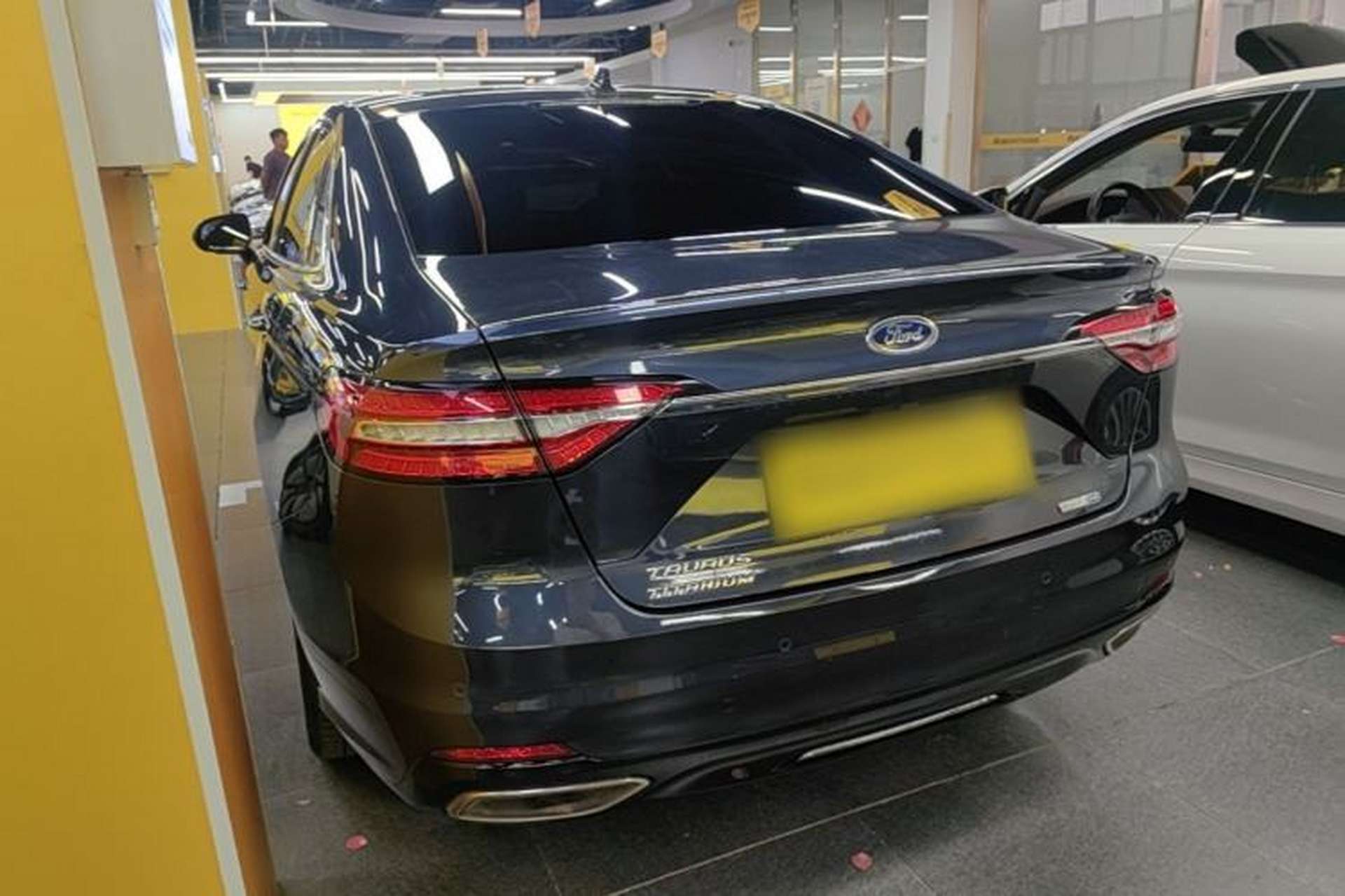Used Ford Taurus 2019 EcoBoost 245 Premium Edition Rear Left 45 Deg