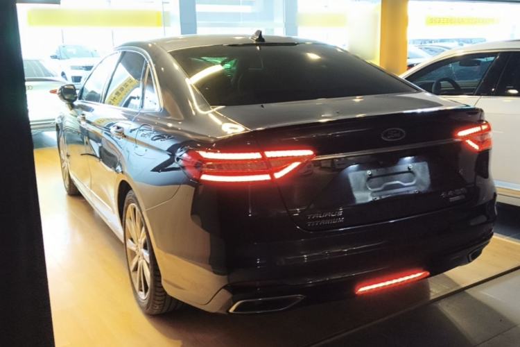 Used Ford Taurus 2019 EcoBoost 245 Premium Edition Rear Left 45 Deg