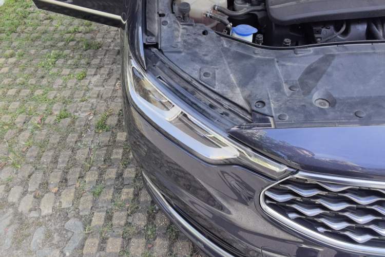 Used Ford Taurus 2019 EcoBoost 245 Vignale Deluxe Edition Right Front Headlight