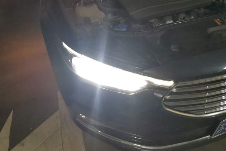 Used Ford Taurus 2019 EcoBoost 245 Premium Edition Right Front Headlight