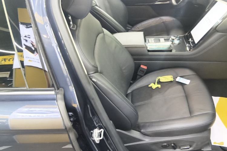 Used Ford Taurus 2019 EcoBoost 245 Premium Edition Right Front Seat