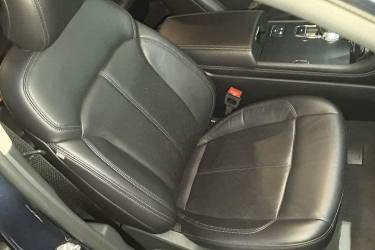 Used Ford Taurus 2019 EcoBoost 245 Premium Edition Right Front Seat