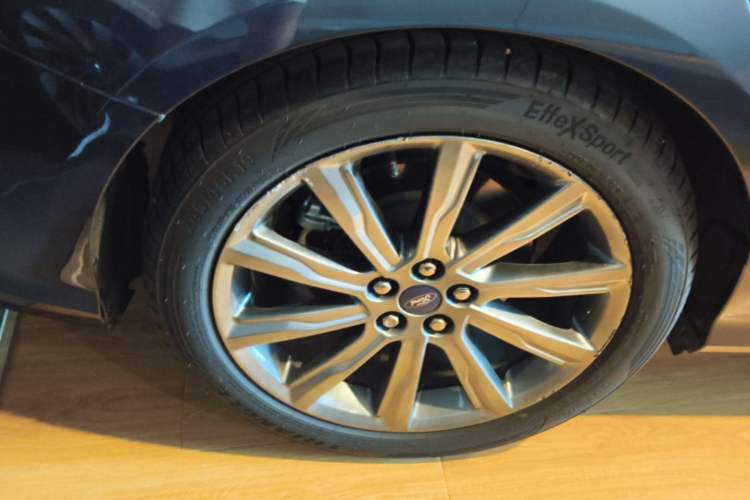Used Ford Taurus 2019 EcoBoost 245 Premium Edition Right Rear Wheel Hub