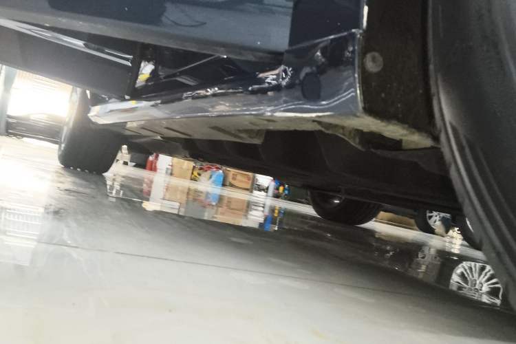 Used Ford Taurus 2019 EcoBoost 245 Premium Edition Right Side Sill