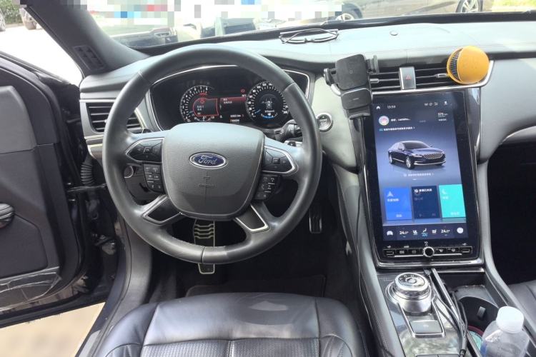 Used Ford Taurus 2019 EcoBoost 245 Vignale Deluxe Edition Steering Wheel