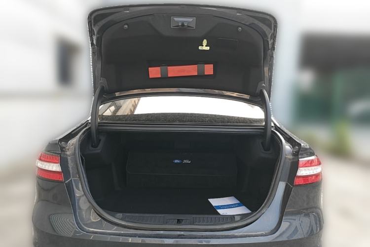 Used Ford Taurus 2019 EcoBoost 245 Premium Edition Trunk