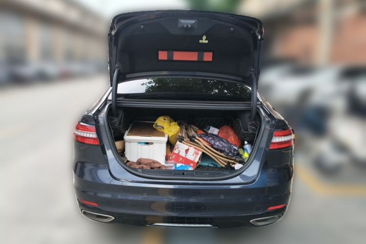 Used Ford Taurus 2019 EcoBoost 245 Vignale Deluxe Edition Trunk