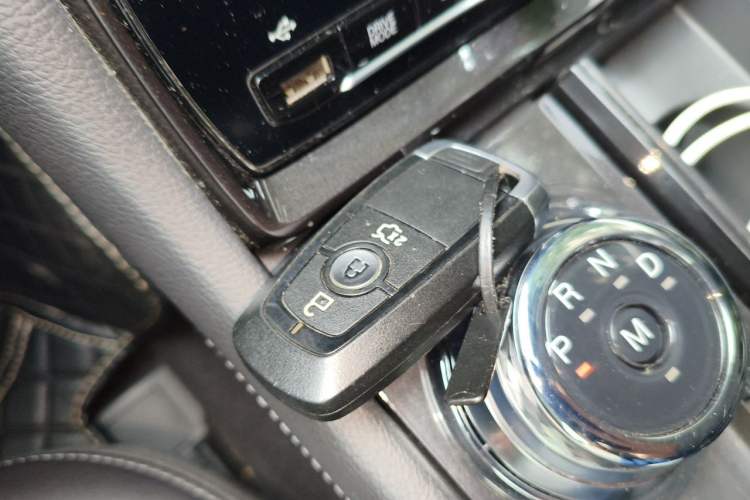 Used Ford Taurus 2019 EcoBoost 245 Premium Edition Vehicle Key