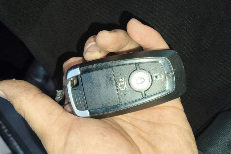 Used Ford Taurus 2019 EcoBoost 245 Premium Edition Vehicle Key