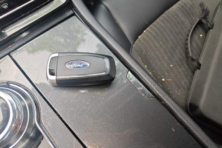 Used Ford Taurus 2019 EcoBoost 245 Comfort Edition Vehicle Key