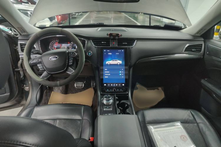 Used Ford Taurus 2019 EcoBoost 245 Premium Edition Center Console