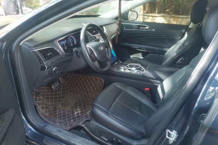 Used Ford Taurus 2019 EcoBoost 245 Premium Edition Driver Seat