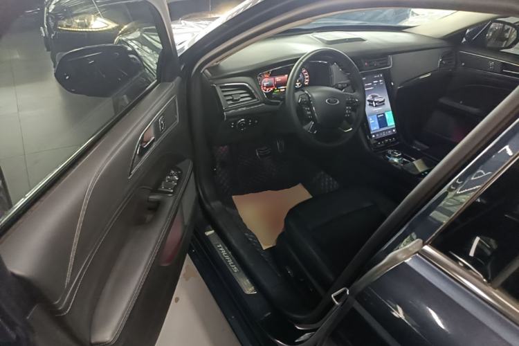 Used Ford Taurus 2019 EcoBoost 245 Premium Edition Driver Seat