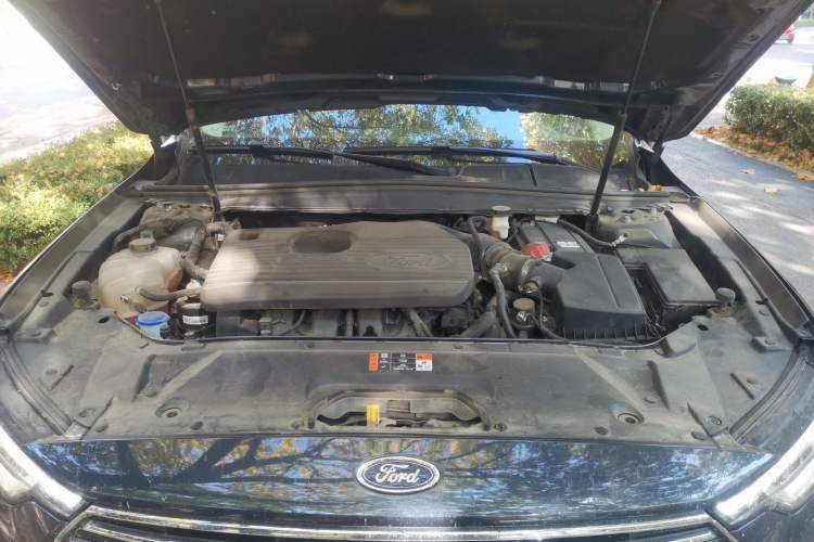 Used Ford Taurus 2019 EcoBoost 245 Premium Edition Engine Bay