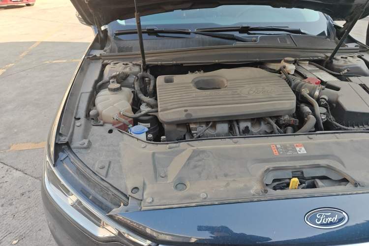 Used Ford Taurus 2019 EcoBoost 245 Premium Edition Engine Bay Right
