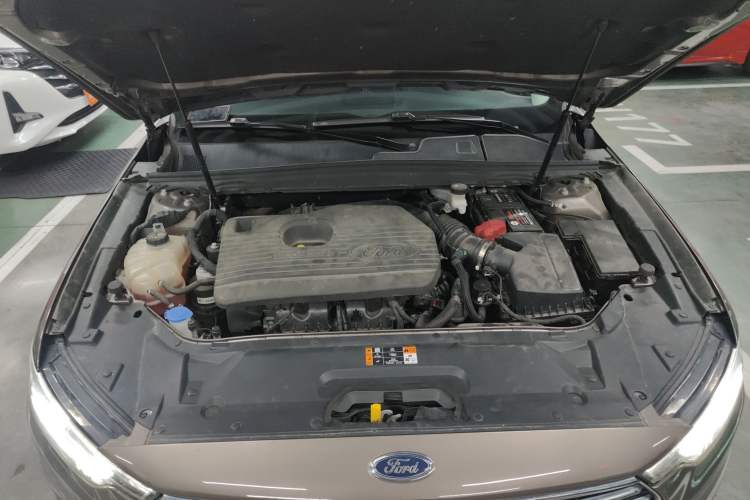 Used Ford Taurus 2019 EcoBoost 245 Premium Edition Engine Bay
