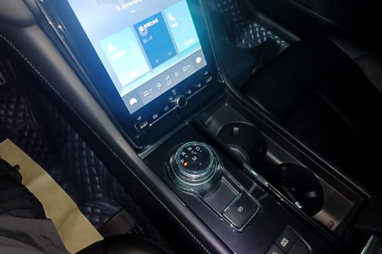 Used Ford Taurus 2019 EcoBoost 245 Premium Edition Gear Lever